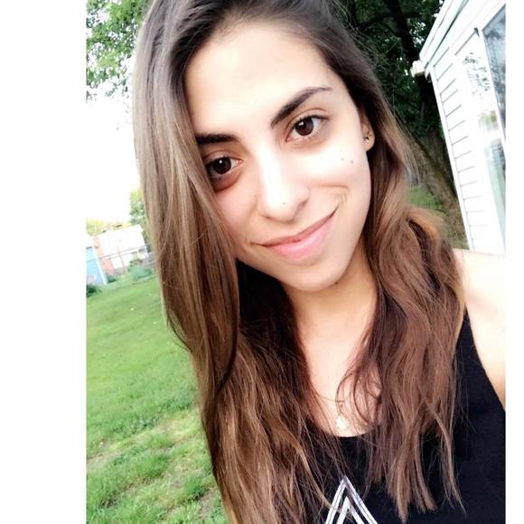 Meet your Posher, Madison - Picture 1 of 1